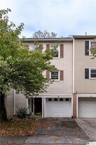 8315 Countryside Ln in Fogelsville, PA - Building Photo