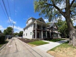 715 12th Ave SE in Minneapolis, MN - Foto de edificio - Building Photo