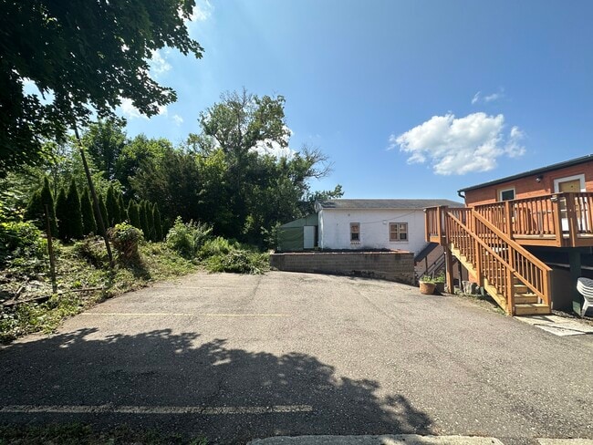 116 Oak Hill Ave, Unit 2F in Endicott, NY - Building Photo - Building Photo