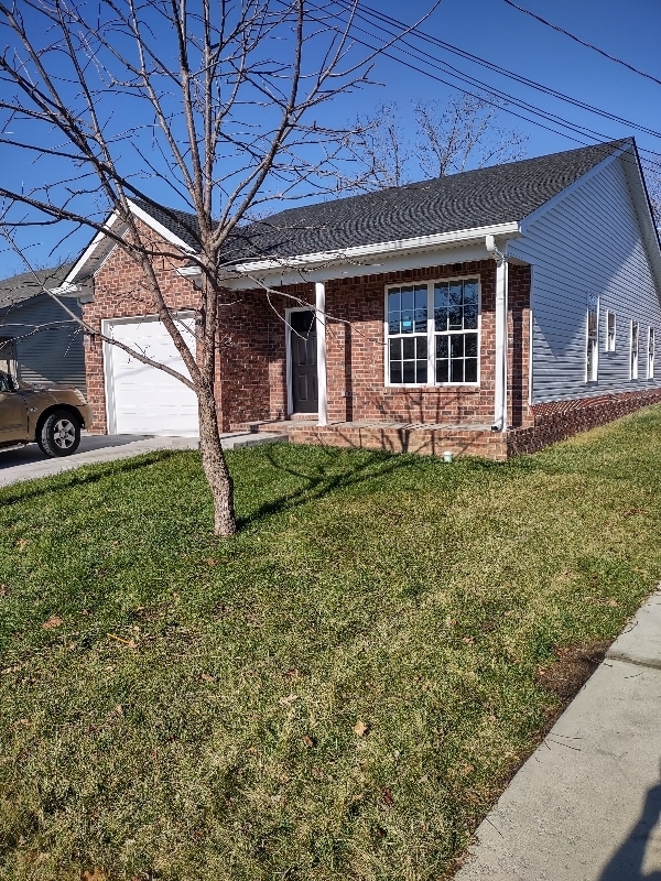 227 E Oak St in Nicholasville, KY - Building Photo - Building Photo