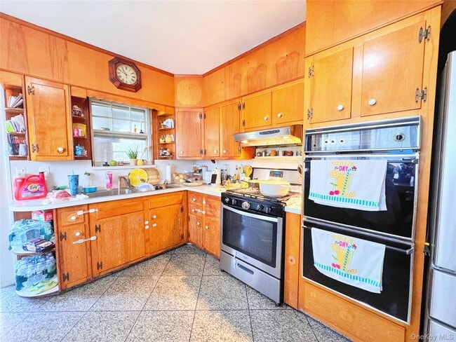 property at 37 Wolfle St