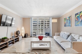 5825 Collins Ave in Miami Beach, FL - Building Photo - Building Photo