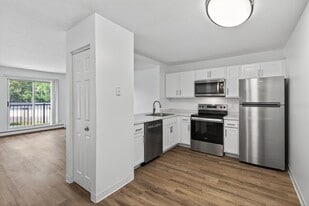 Lexington Hills in Eagan, MN - Building Photo