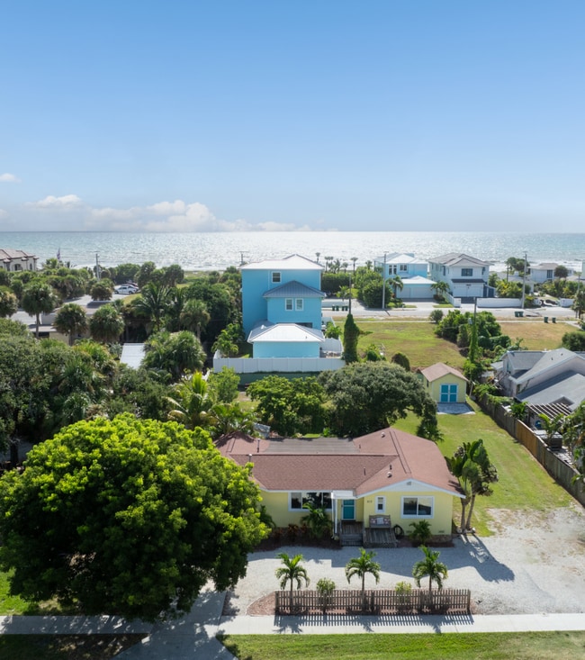 217 S Orlando Ave in Cocoa Beach, FL - Building Photo - Building Photo