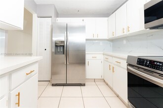 452 SW 2nd St in Miami, FL - Foto de edificio - Building Photo