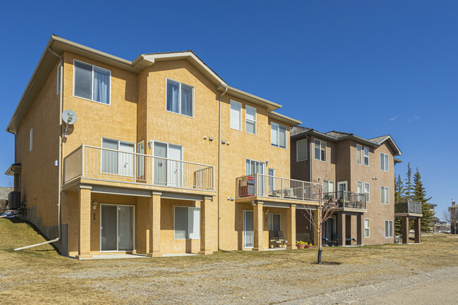 Royal View Estates in Calgary, AB - Building Photo - Building Photo