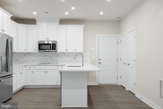 2484 Connector Aly in Herndon, VA - Building Photo - Building Photo