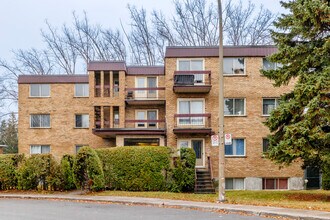 5450 West Broadway Rue in Montréal, QC - Building Photo - Building Photo