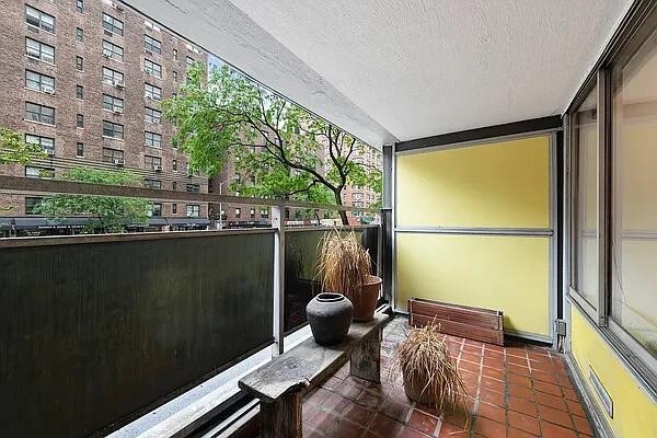 142 E 16th St in New York, NY - Building Photo - Building Photo
