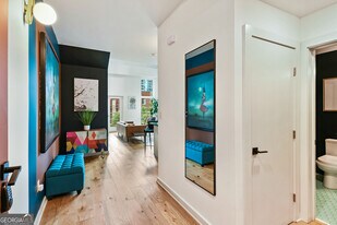 208 12th St NE in Atlanta, GA - Building Photo
