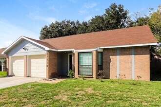 2118 Maple Cir in Rosenberg, TX - Foto de edificio - Building Photo