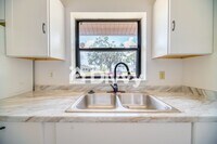 6462 Kenwood Dr photo'