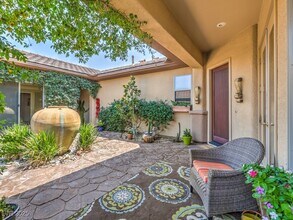 25 Gladewater Dr in Henderson, NV - Foto de edificio - Building Photo