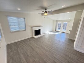 253 Ogle St in Costa Mesa, CA - Building Photo