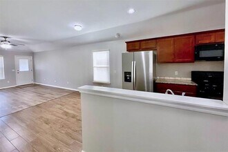 621 Christian Ln in Yukon, OK - Building Photo - Building Photo