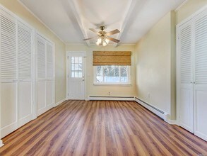 86 Catherine St in East Northport, NY - Building Photo - Building Photo