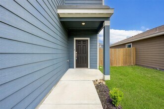 28057 Irving Dr in Magnolia, TX - Building Photo - Building Photo