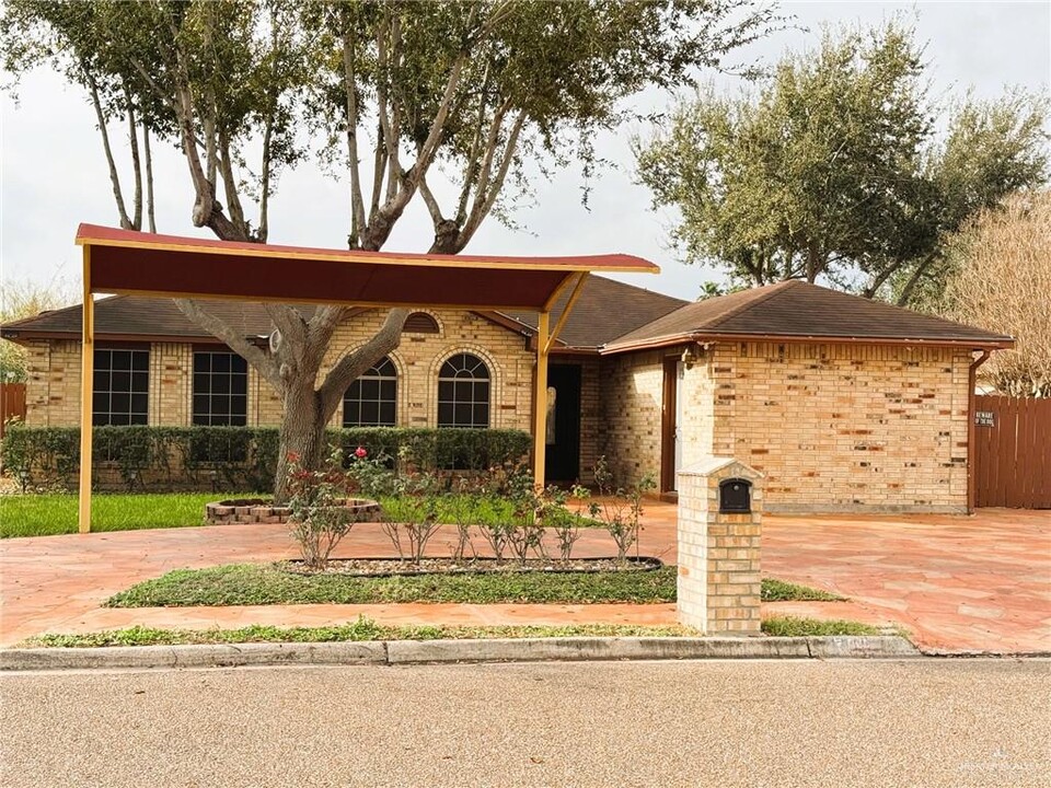 706 Thornwood Dr in Mission, TX - Building Photo