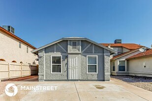 517 Dutchman Ave, Unit 804 in Henderson, NV - Building Photo