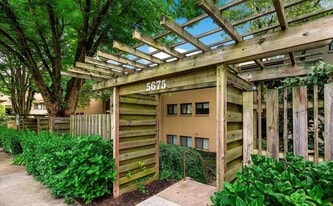 5675 Harpers Farm Rd in Columbia, MD - Building Photo