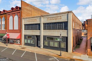 1642 S Broad St in Commerce, GA - Building Photo
