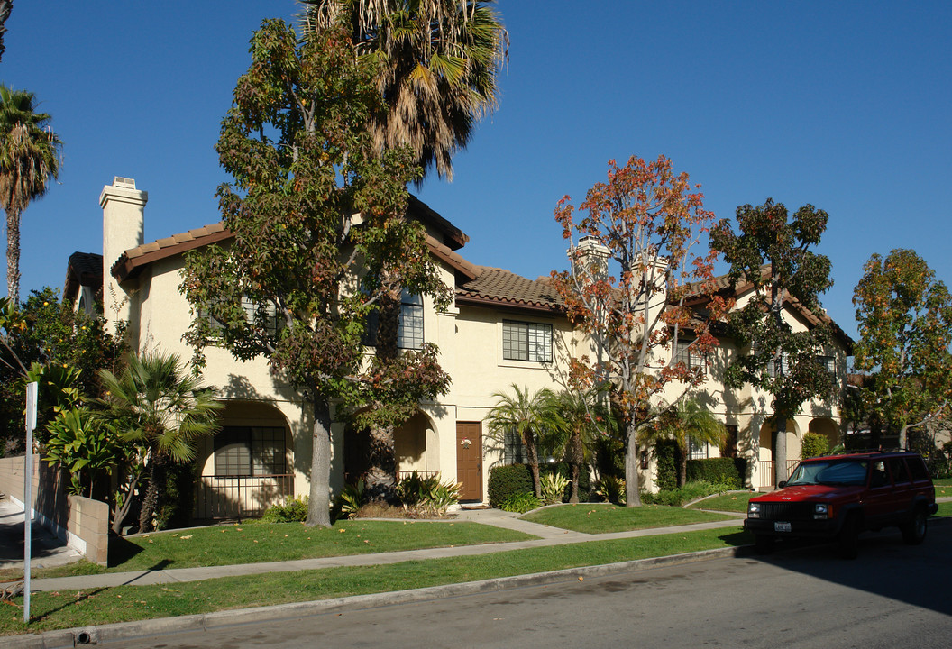 3551-3569 Green Ave in Los Alamitos, CA - Foto de edificio