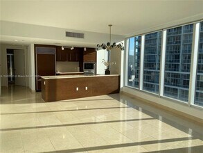 475 Brickell Ave in Miami, FL - Building Photo - Building Photo