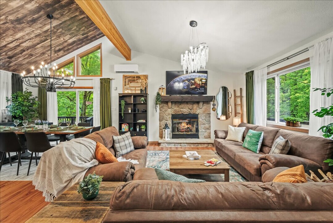 194 Chapman Cir in Albrightsville, PA - Foto de edificio