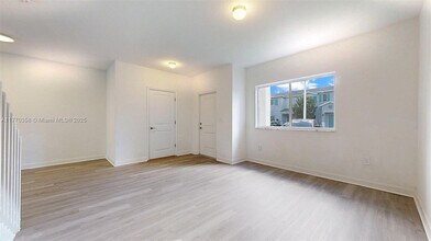 388 NW 12th Pl in Florida City, FL - Building Photo - Building Photo