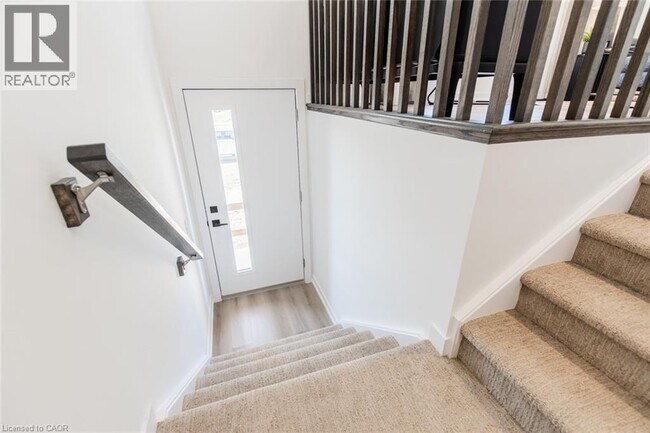 70 Kenesky Dr in Hamilton, ON - Building Photo - Building Photo