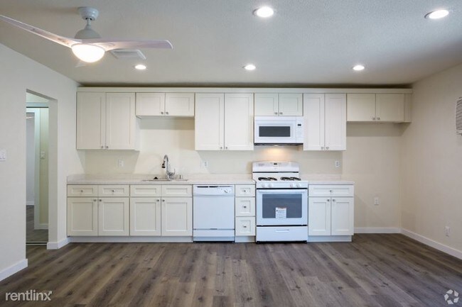 1740 Redondo Ave in Long Beach, CA - Building Photo - Building Photo