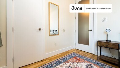 Private bedroom in 4 bed/1 bath Home in New York, NY - Building Photo - Building Photo