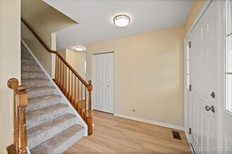 438 W Meadow Mist Ln in Round Lake, IL - Foto de edificio - Building Photo