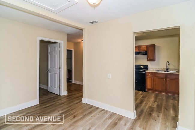 1201 W 27th St in Jacksonville, FL - Foto de edificio - Building Photo