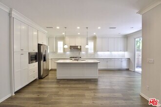 50 Twin Flower in Irvine, CA - Building Photo - Building Photo