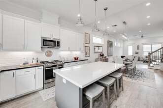 2214 Arabelle St in Houston, TX - Building Photo - Building Photo
