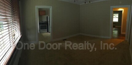 1107 Richmond Rd in Williamsburg, VA - Foto de edificio - Building Photo