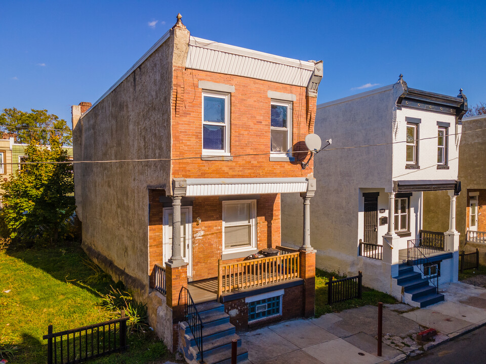 5549 Blakemore St in Philadelphia, PA - Building Photo