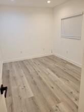 11563 Iowa Ave, Unit 11565 in Los Angeles, CA - Building Photo - Building Photo
