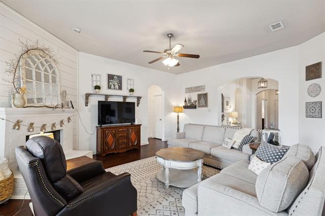 525 Braewick Dr in Fort Worth, TX - Building Photo - Building Photo