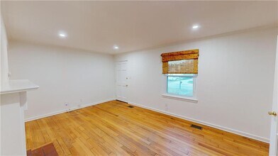 11 Princess Anne Rd in Mobile, AL - Building Photo - Building Photo