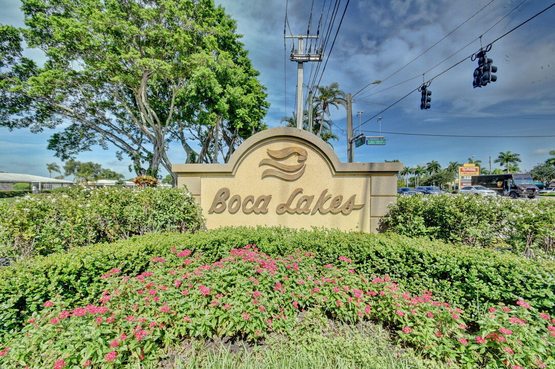 8871 Warwick Dr in Boca Raton, FL - Building Photo