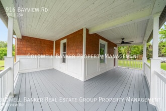 916 Bayview Rd in Neenah, WI - Building Photo - Building Photo