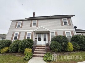 601 Ridgeway Ave in South Amboy, NJ - Building Photo