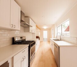 2018 Monterey St in Santa Barbara, CA - Building Photo - Building Photo