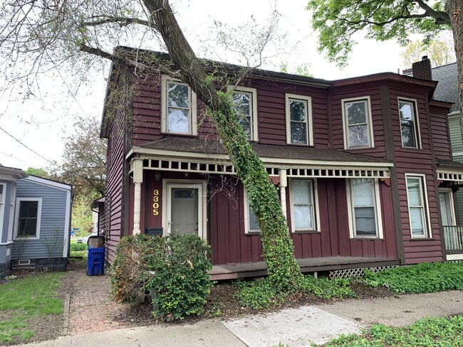 3305 Woodbine Ave, Unit 3305 Woodbine