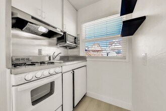 731 Zanzibar Ct, Unit #B in San Diego, CA - Foto de edificio - Building Photo