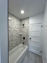 919 Elsinore Pl in Chester, PA - Foto de edificio - Building Photo