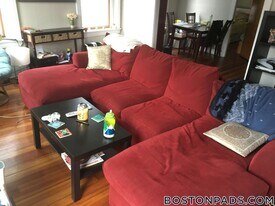 435 Hanover St in Boston, MA - Building Photo