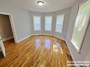 39 Pinckney St, Unit 1 in Somerville, MA - Building Photo - Building Photo
